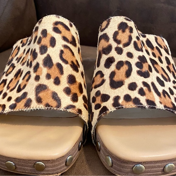 Vince Camuto Open-toed Mules Leopard Print Cow Hair Stud Detail 2” Heel Size 9.5 - Picture 9 of 11